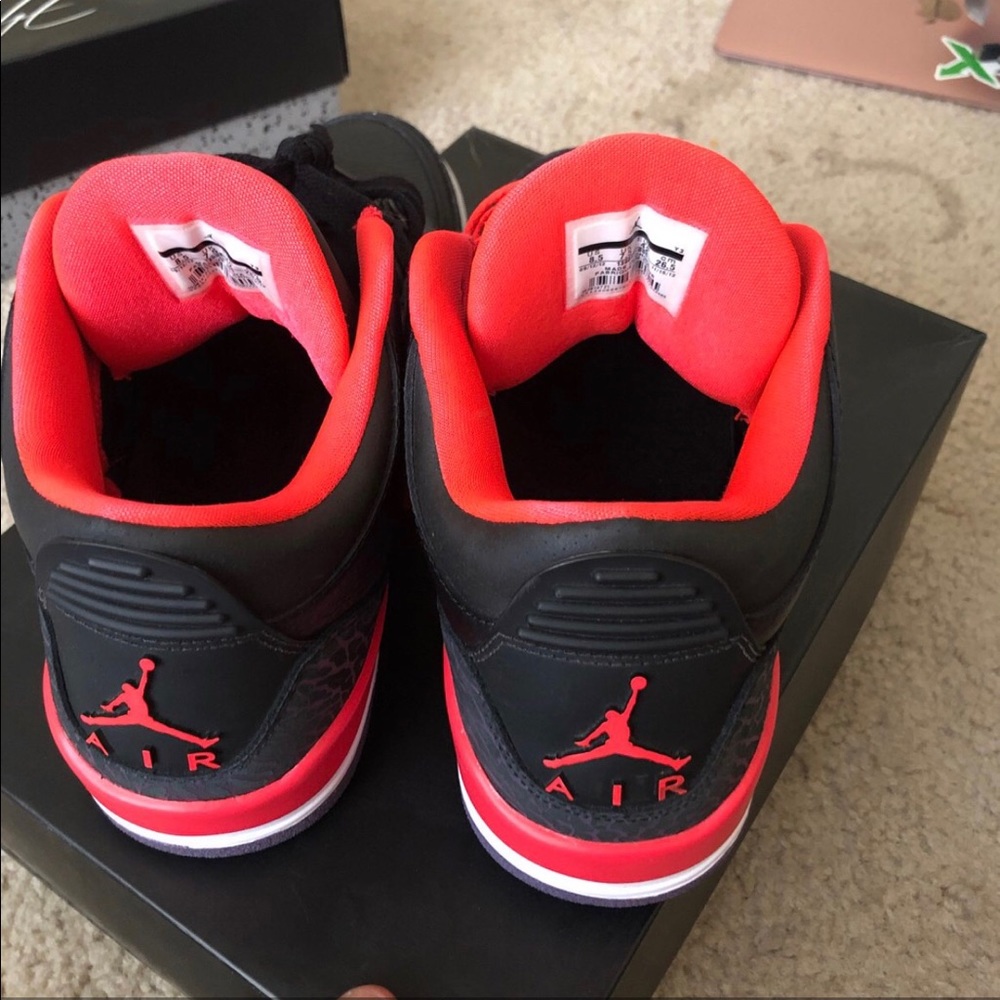 Jordan Retro 3 - Picture 2 of 6